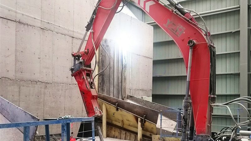 小型沥青路面压路机：价格背后的考量因素